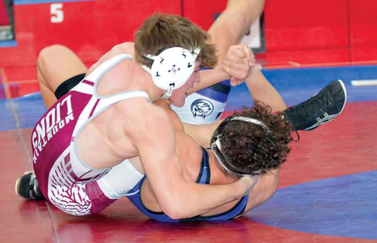 Sipes squeaks out another title